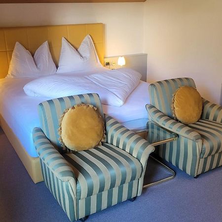 Hotel Schönbrunn Merano Rum bild